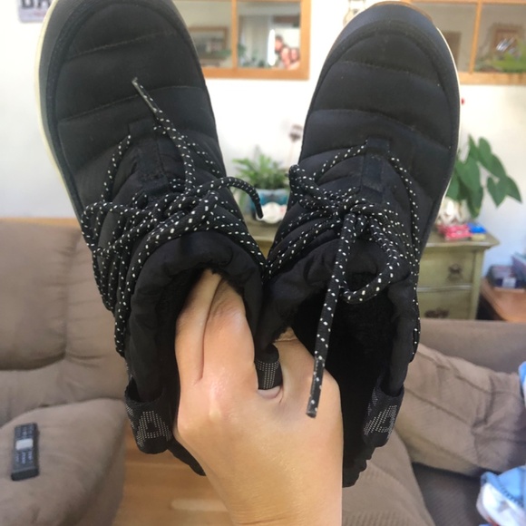 The North Face Thermoball Lace Up Waterproof Boots - Picture 13 of 14